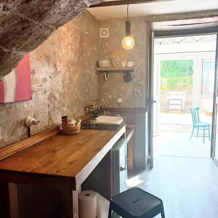 Apartment Swinging Garden Housette, Rione Sanita Naples